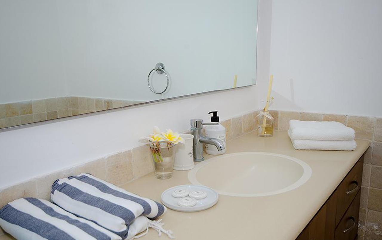 Above The Sea Villa Ein Hod Luaran gambar