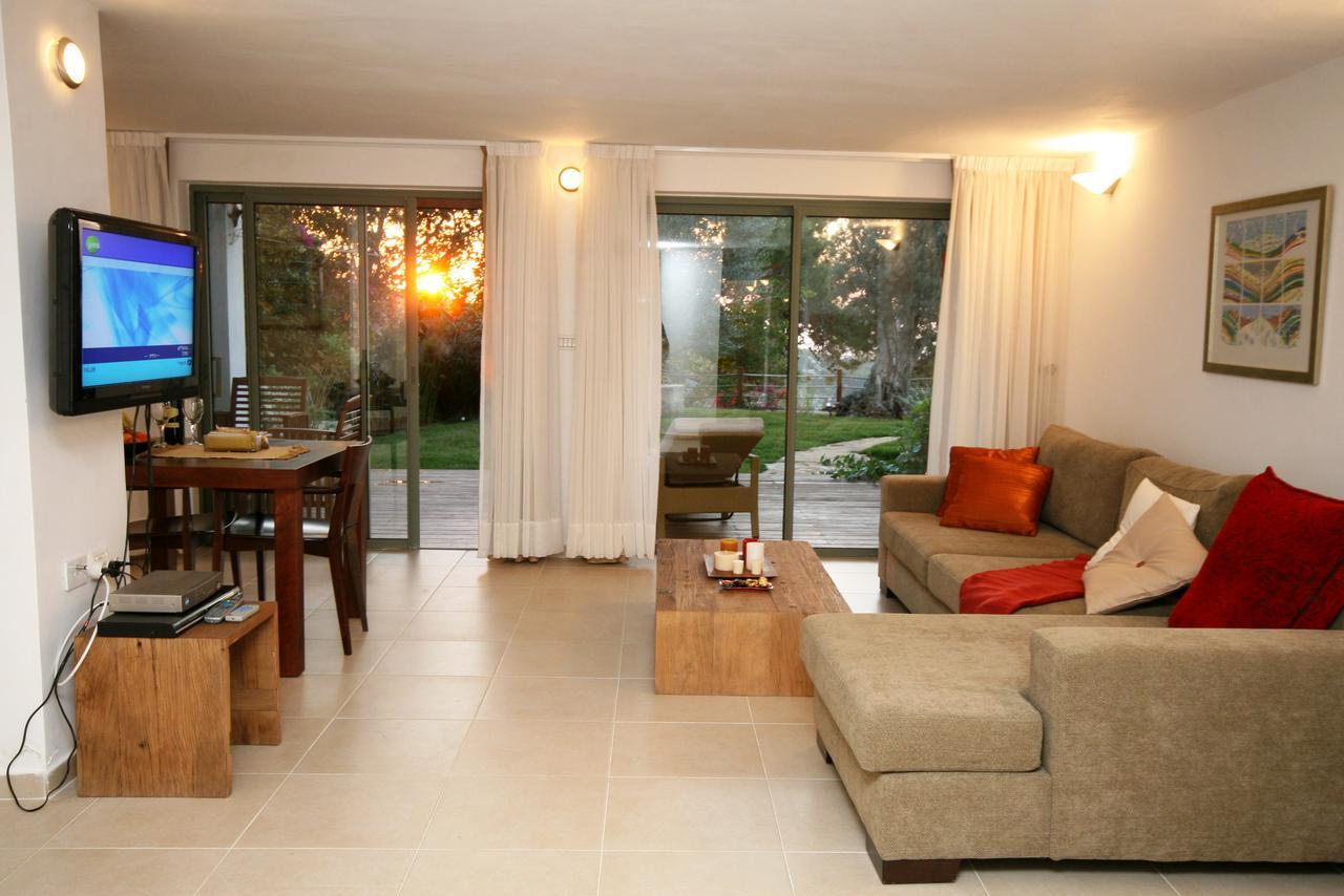 Above The Sea Villa Ein Hod Luaran gambar